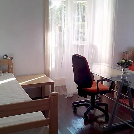 Hostel Dream On